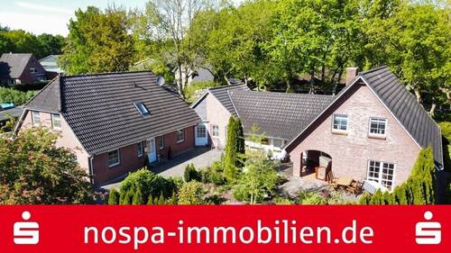 Titelbild - Zwei verbundene Einfamilienhäuser, viele Perspektiven:Ihr Wohntraum in der Eider-Treene-Sorge Region