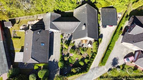 Luftbild - 1 Zimmer Mehrfamilienhaus, Wohnhaus zum Kaufen in Ramstedt