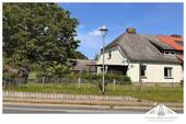 Vorderansicht - Ostseenah - Doppelhaushälfte mit separatem Bungalow auf großem Grundstück zu verkaufen