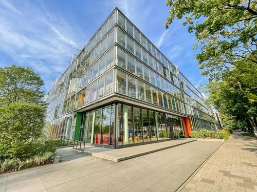 Hausansicht Süd-West - Neuwertiges Service-Apartment im Studio Muc mit Westausrichtung!