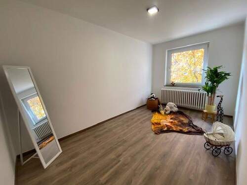 Wohnzimmer - 3 Zimmer Etagenwohnung in Königsbrunn