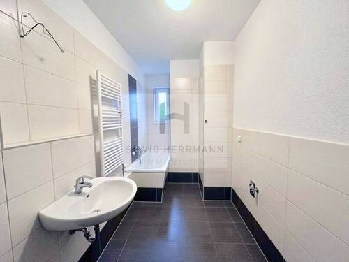 Badezimmer - 2-Zimmer mit Terrasse und Stellplatz