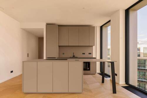 Küche frontal - Etagenwohnung mit 107,10 m² in Frankfurt am Main zur Miete