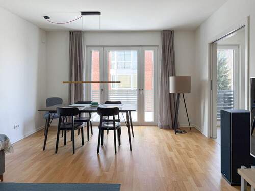 Moderner Wohn- und Essbereich - 2 Zimmer Etagenwohnung zum Kaufen in Hamburg