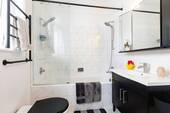 Badezimmer - (KI generiert) - Bungalow mit 106,20 m&sup2; in Berlin zum Kaufen
