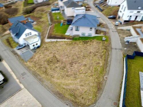 Grundstück / Im Neubaugebiet - Doppelhaushälfte mit 181,00 m&sup2; in Mehren zum Kaufen