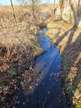 Graben auf dem Grundstück.jpg - 
