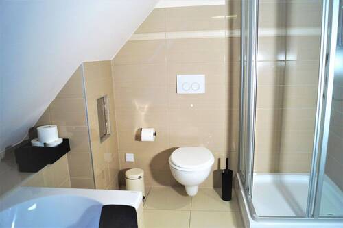 Badezimmer 1. OG - 