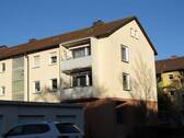 Ansicht vom Wohnhaus die Wohnung liegt im ersten O - Sehr schöne 4 - Zimmerwohnung mit Balkon und Stellplatz im Musikerviertel von Schweinfurt