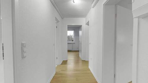 Flur - Etagenwohnung mit 76,00 m&sup2; in Wathlingen zur Miete
