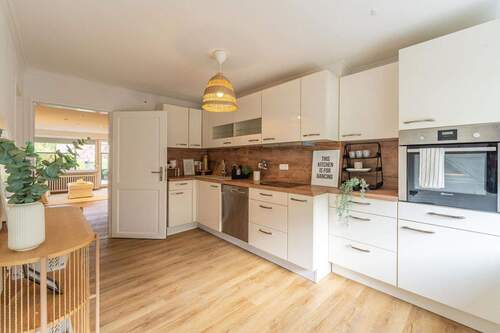 Große Küche inklusive - 4 Zimmer Reihenmittelhaus zum Kaufen in Kiel