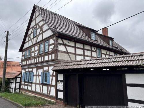 Aussen Hausansicht Strasse - denkmalgeschützte Doppelhaushälfte mit Terrasse und Carport