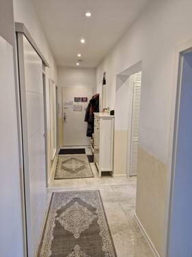 Flur - Etagenwohnung mit 80,00 m² in Berlin zum Kaufen