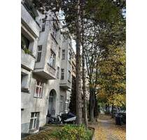 Gemütliche 2 Zimmer Altbauwohnung mit Balkon im grünen Steglitz-Zehlendorf mit Eigennutzoption! - Berlin Lichterfelde Gemütliche 2 Zimmer Altbauwohnung mit Balkon im grünen Steglitz-Zehlendorf mit Eigennutzoption! - Berlin Lichterfelde