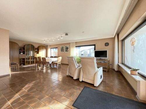 EG Wohnen/Essen - Einfamilienhaus mit 300,00 m&sup2; in Lauf zum Kaufen