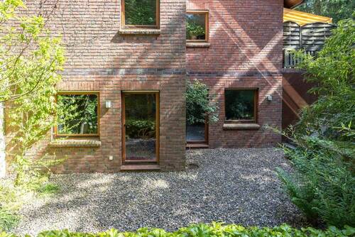 Die seitliche Kies-Terrasse - 