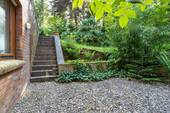 Die seitliche Kies-Terrasse - 