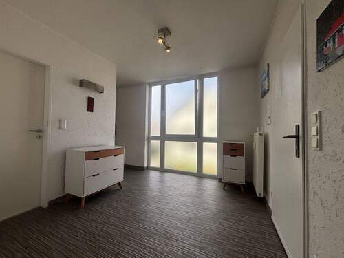 E 707 Diele.jpg - Etagenwohnung mit 106,20 m² in Lampertheim zum Kaufen