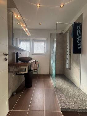 E 707 Badezimmer.jpg - 