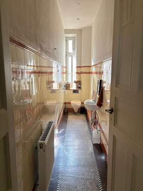 8d9f4d7e-7d17-436c-97ed-6df42108333a.jpg - 