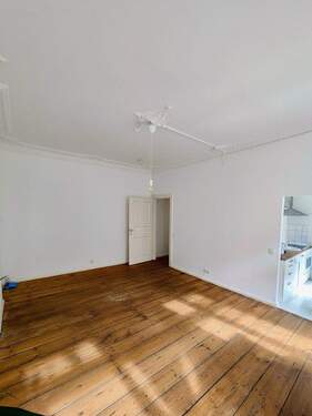 Wohnzimmer - 2 Zimmer Etagenwohnung zum Kaufen in Berlin