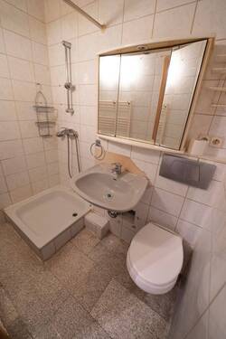 Bad mit Dusche + WC EG - 