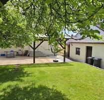 Wohnen und Leben in Ebermannsdorf - Wohnhaus mit 2 Wohnungen und herrlichen Garten zum Wohlfühlen