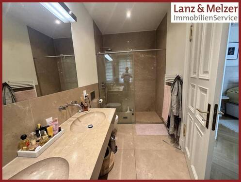 Ensuite-Bad auch mit Badewanne - 