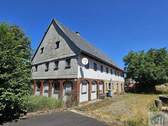 Ansicht - Bauernhaus und viel Nebengelass!
