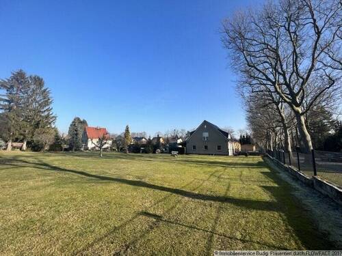 Ansicht 3 mit Nachbarbebauung - 