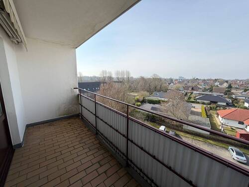 Balkon Wohnzimmer - 3 Zimmer Etagenwohnung in Husum