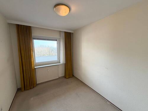 Schlafzimmer II - Etagenwohnung mit 82,00 m&sup2; in Husum zum Kaufen