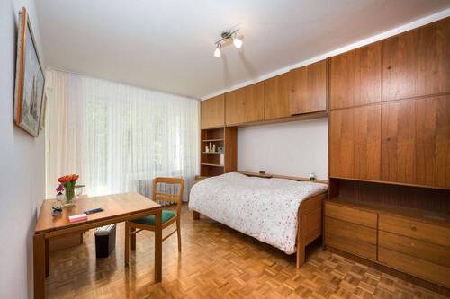 Schlafzimmer (geschl. Gard.) - 
