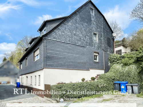 Vorderansicht - großes Haus mit Potential in zentraler Lage von Bad Lobenstein (A1694)