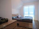 Schlafzimmer mit Ankleide - 