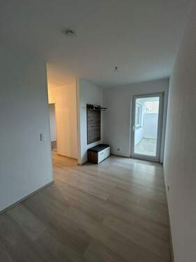 Flur mit Ausgang Balkon - 