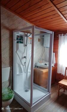 Bad mit Dusche + WC - 