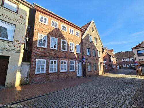 Hausansicht - 2 Zimmer Etagenwohnung zum Kaufen in Mölln