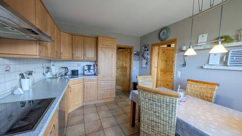 Küche mit Einbauküche - 