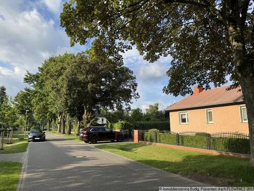 Wohngebietsstraße - 4 Zimmer Einfamilienhaus zum Kaufen in Rehfelde