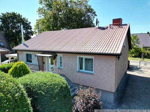 Hauseingang - 4 Zimmer Einfamilienhaus in Rehfelde