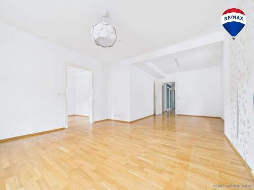 REMAX Immobilien DeLux Wohn-/Geschäftshaus Wohn-/Esszimmer Ottweiler Mark Borowicz - 