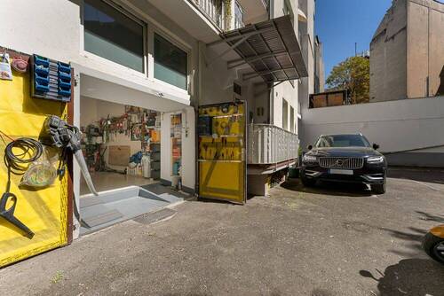Garage im Hinterhof - 