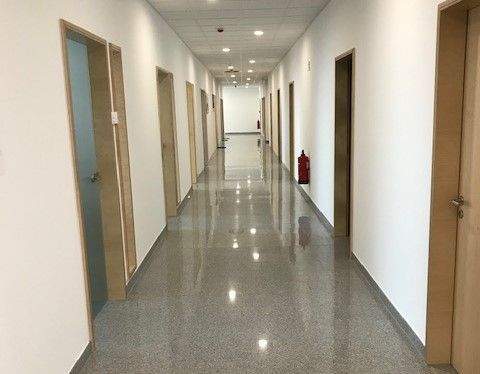 Flur - Büro mit 57,00 m&sup2; in Neutraubling zur Miete