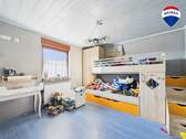 REMAX Immobilien DeLux Einfamilienhaus in Besseringen Kinderzimmer - 