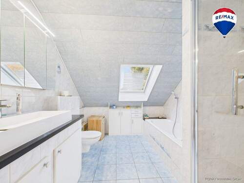 REMAX Immobilien DeLux Einfamilienhaus in Besseringen Bad OG - 