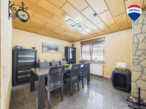 REMAX Immobilien DeLux Einfamilienhaus in Besseringen Essbereich - 