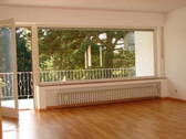 Wohnzimmer+Balkon - Etagenwohnung mit 106,00 m&sup2; in Wachtberg zur Miete