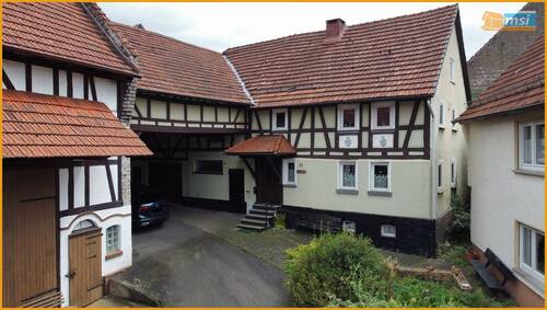 Außenansicht - KOMPAKTES FACHWERKHAUS MIT NEBENGEBÄUDE! KEINE KÄUFERPROVISION!