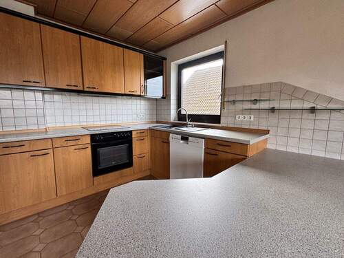 Einbauküche - Etagenwohnung mit 82,00 m² in Schaafheim zur Miete